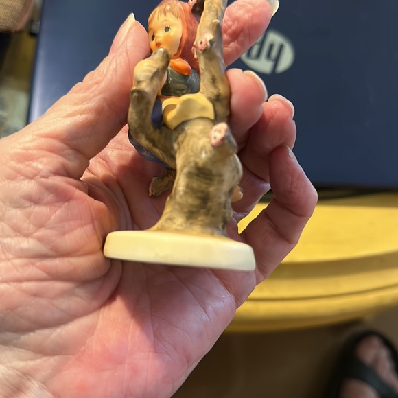 💙TM3 ‘Apple Tree Girl and Apple Tree Boy’ Hummel Goebel - Picture 10 of 10